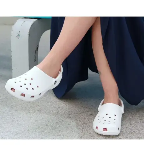 Crocs outlet clearance